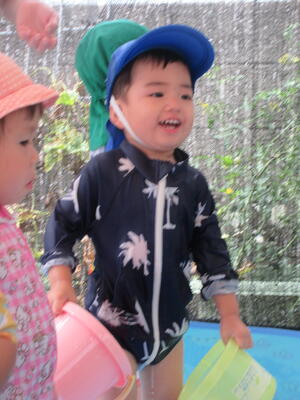 プール遊び(１歳児)💖