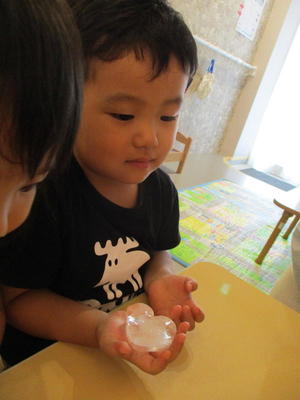 氷をさわってみよう！！